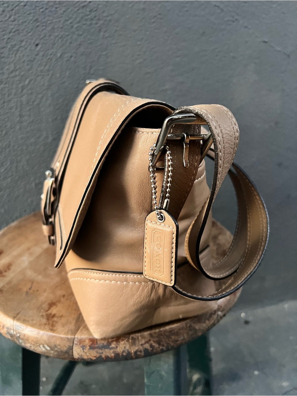 Coach F11196 MEDIUM Vintage Camel Y2K Soho Flap Leather Shoulder Bag - Picture 8 of 13